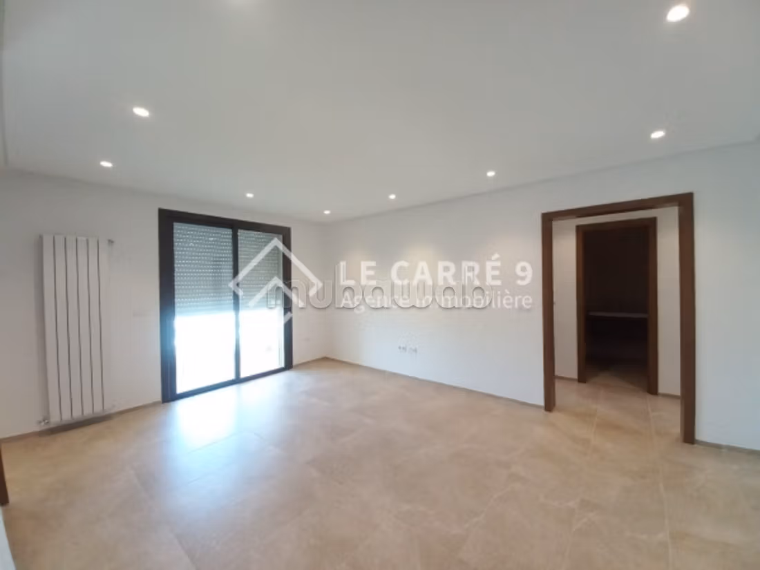 A vendre un s2 à Ain Zaghouan Nord