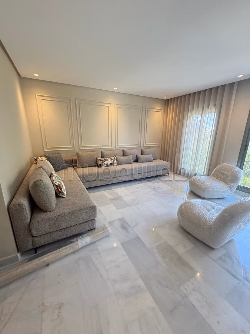Superbe appartement à louer à Hermitage.
1 chambre.
Bien meublé