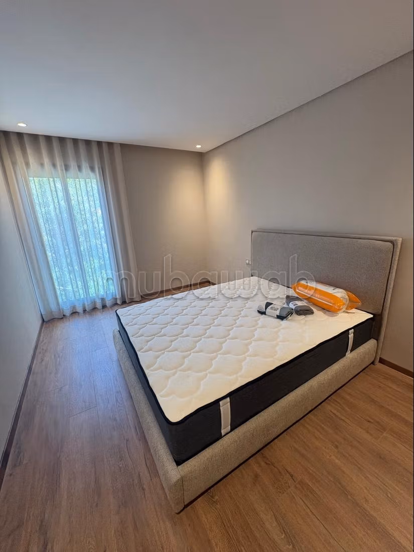 Superbe appartement à louer à Hermitage.
1 chambre.
Bien meublé — 5