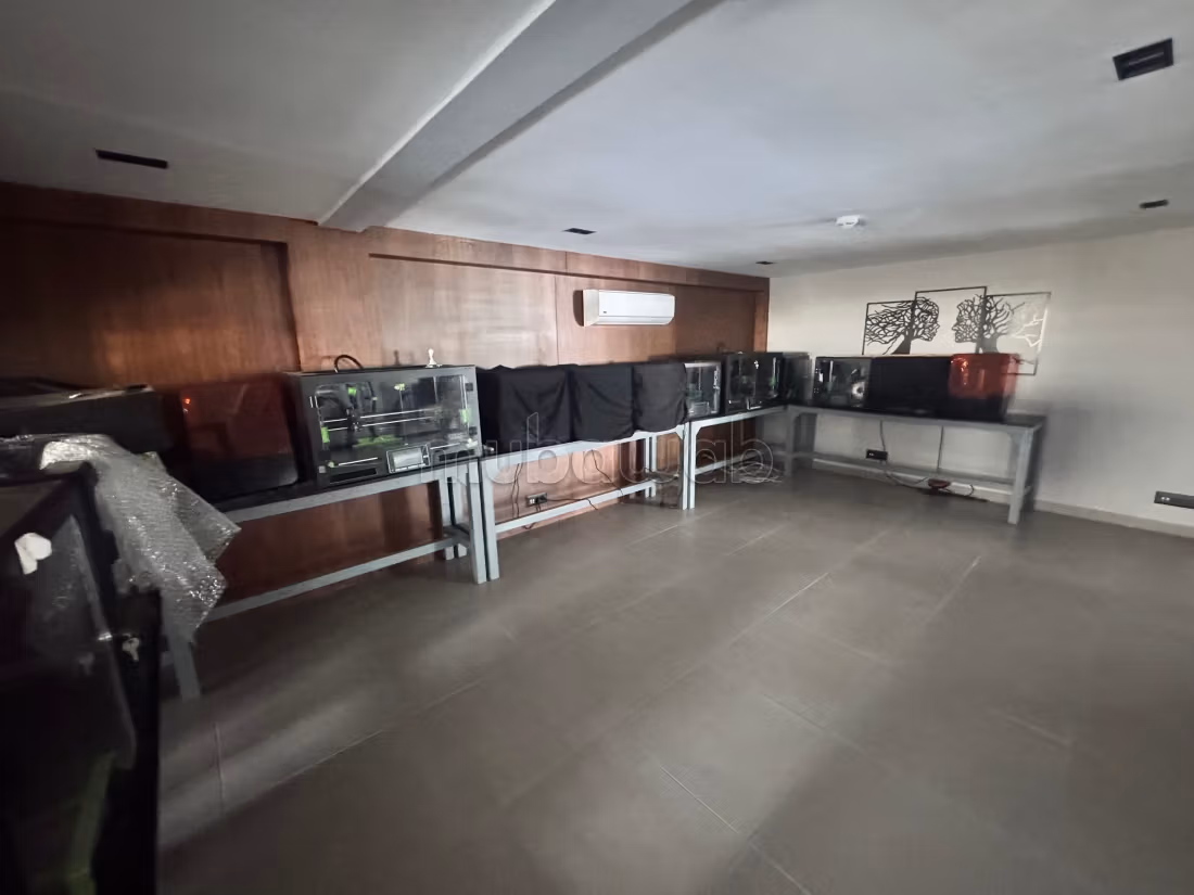 Edificio comercial en venta en Riad Oulad Mtaa. Superficie total 1883 m². Puerta blindada y residencia asegurada