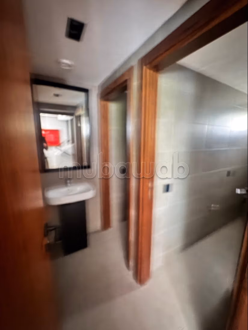 Edificio comercial en venta en Riad Oulad Mtaa. Superficie total 1883 m². Puerta blindada y residencia asegurada