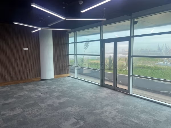 Office plateau at MARINA 679 m²