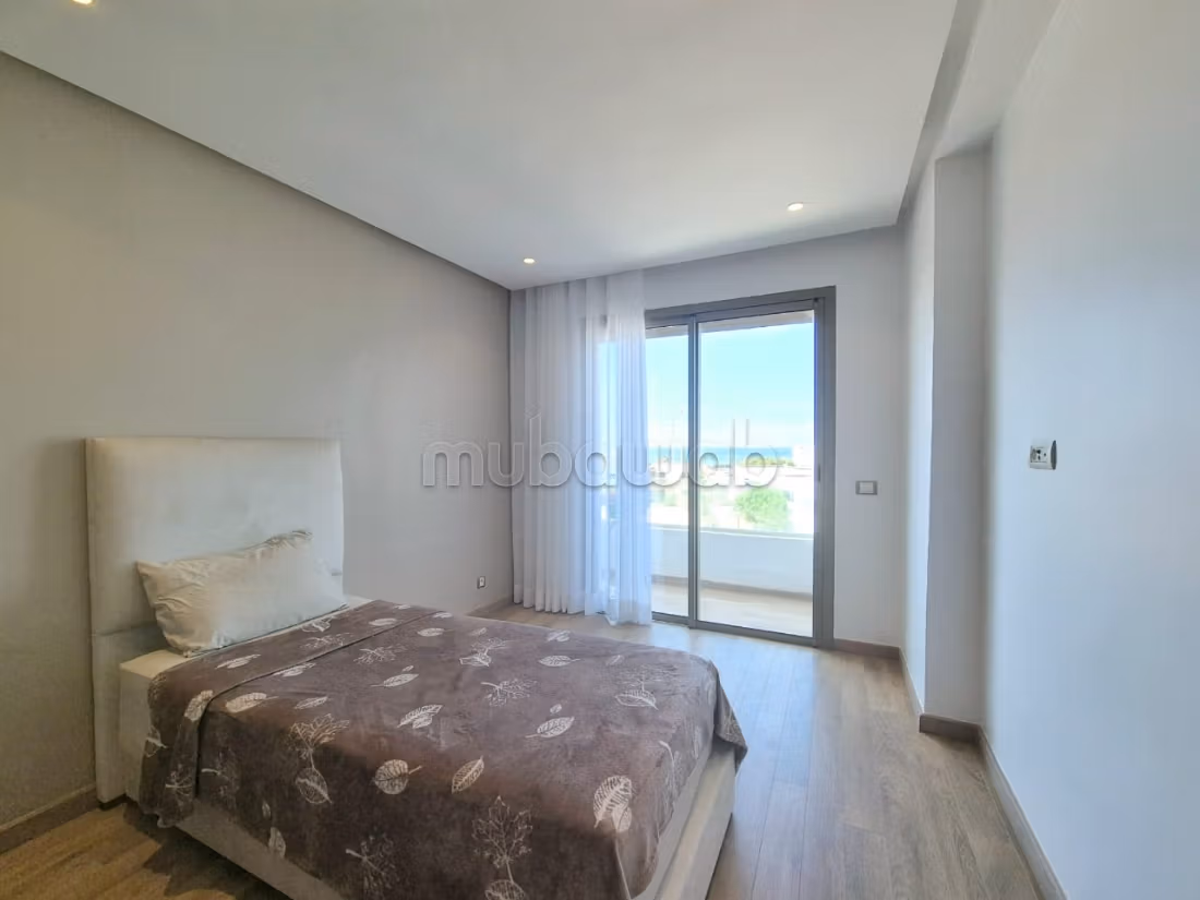 Appartamento per vacanze in affitto a Borgogna Ovest. 3 camere accoglienti. Vista mare, riscaldamento centrale