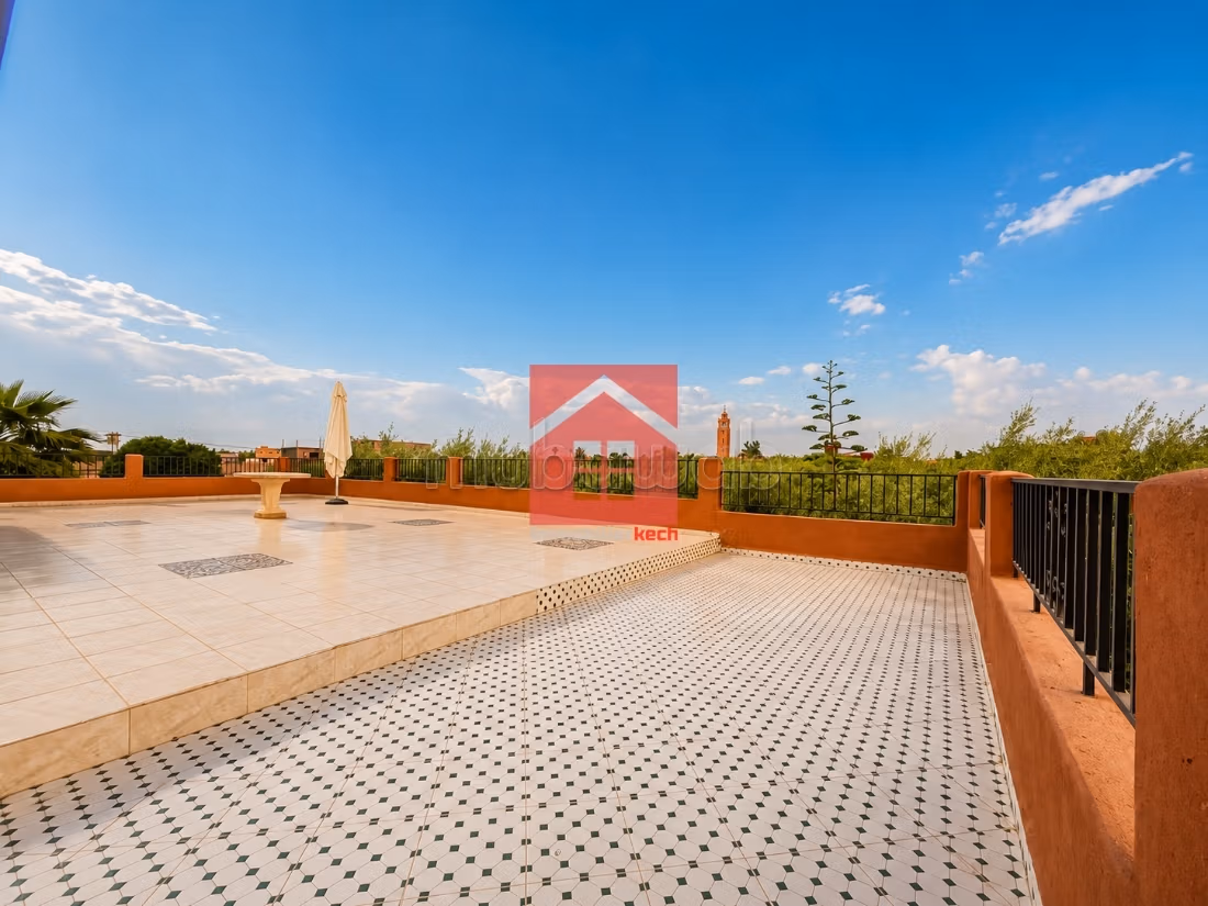 Superba Villa con Piscina Privata e Giardino a Marrakech