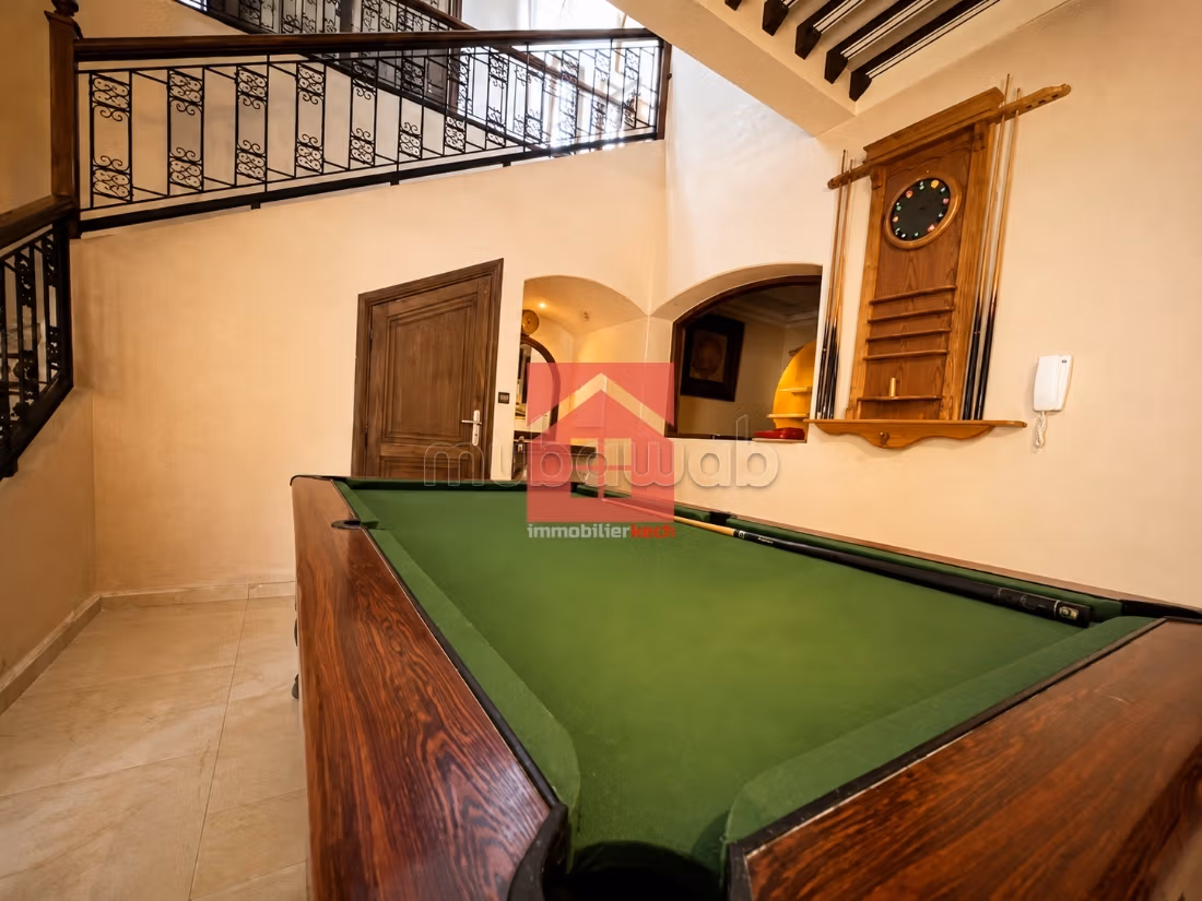 Superba Villa con Piscina Privata e Giardino a Marrakech