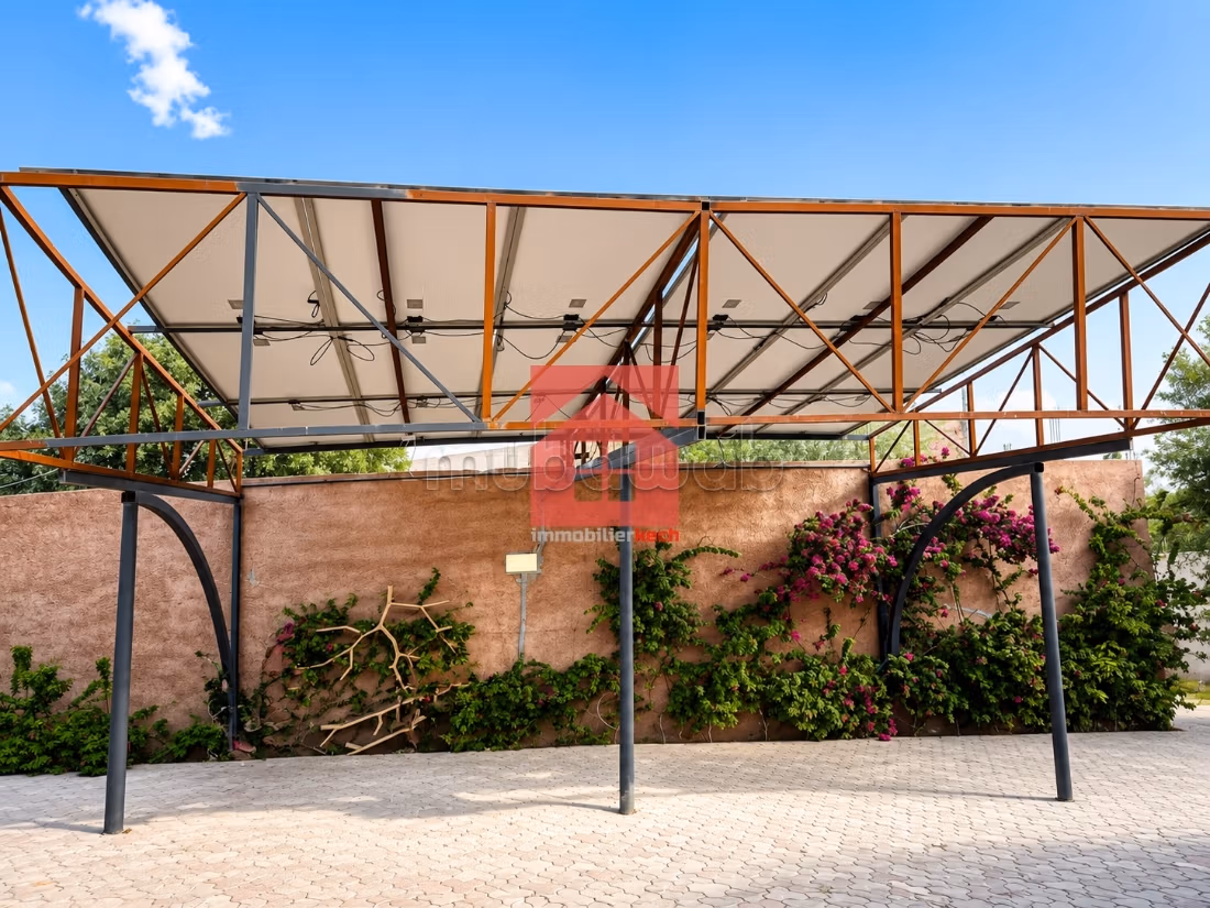 Superba Villa con Piscina Privata e Giardino a Marrakech