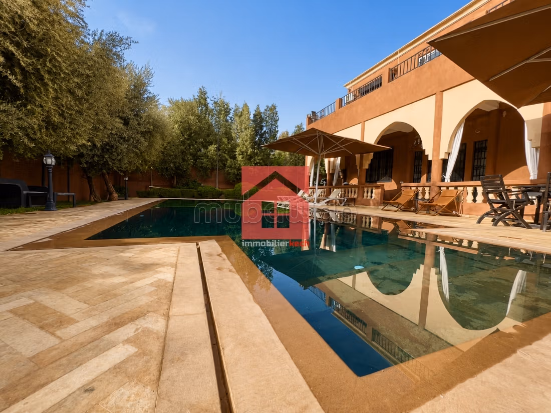 Superba Villa con Piscina Privata e Giardino a Marrakech