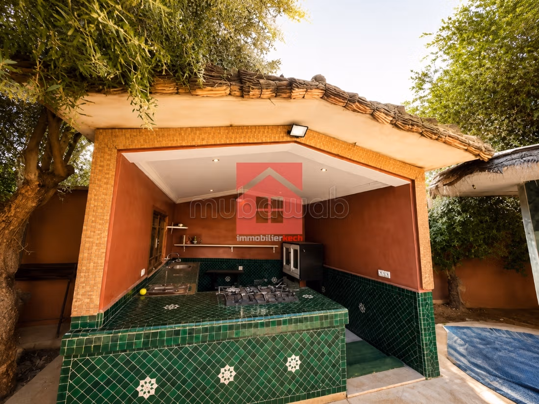 Superba Villa con Piscina Privata e Giardino a Marrakech