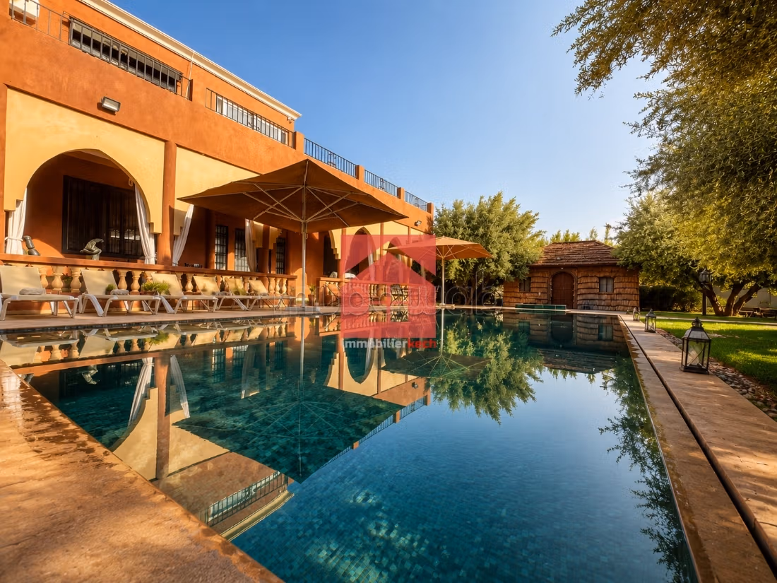 Superba Villa con Piscina Privata e Giardino a Marrakech