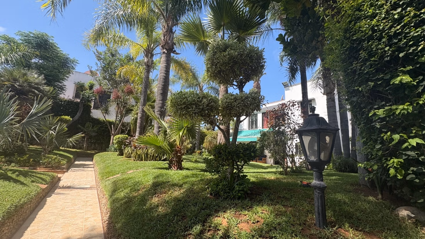 À vendre Villa à démolir au quartier oasis