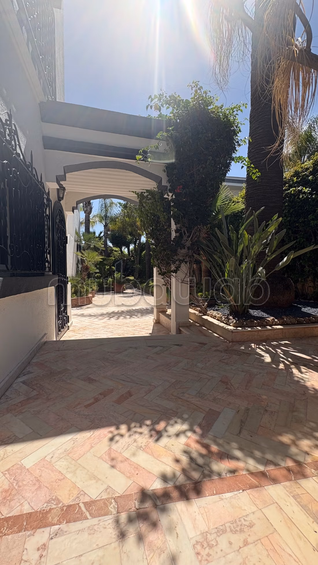 À vendre Villa à démolir au quartier oasis