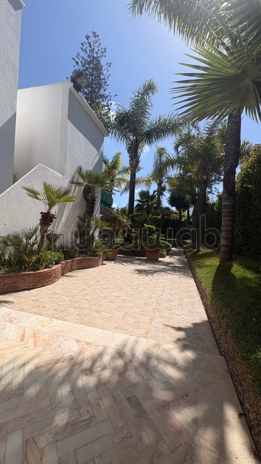 À vendre Villa à démolir au quartier oasis