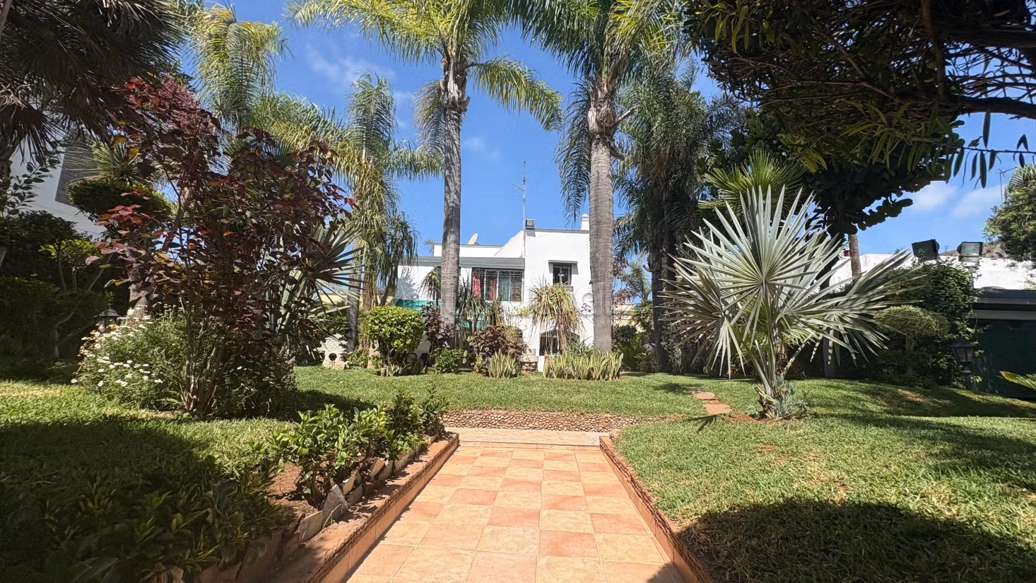 À vendre Villa à démolir au quartier oasis
