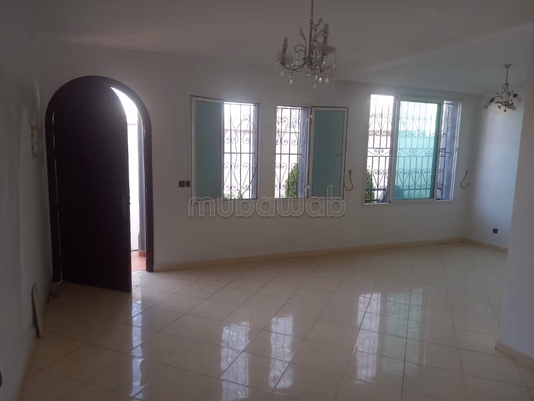 Triplex a vendre dans une résidences avec piscine