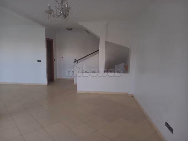 Triplex a vendre dans une résidences avec piscine