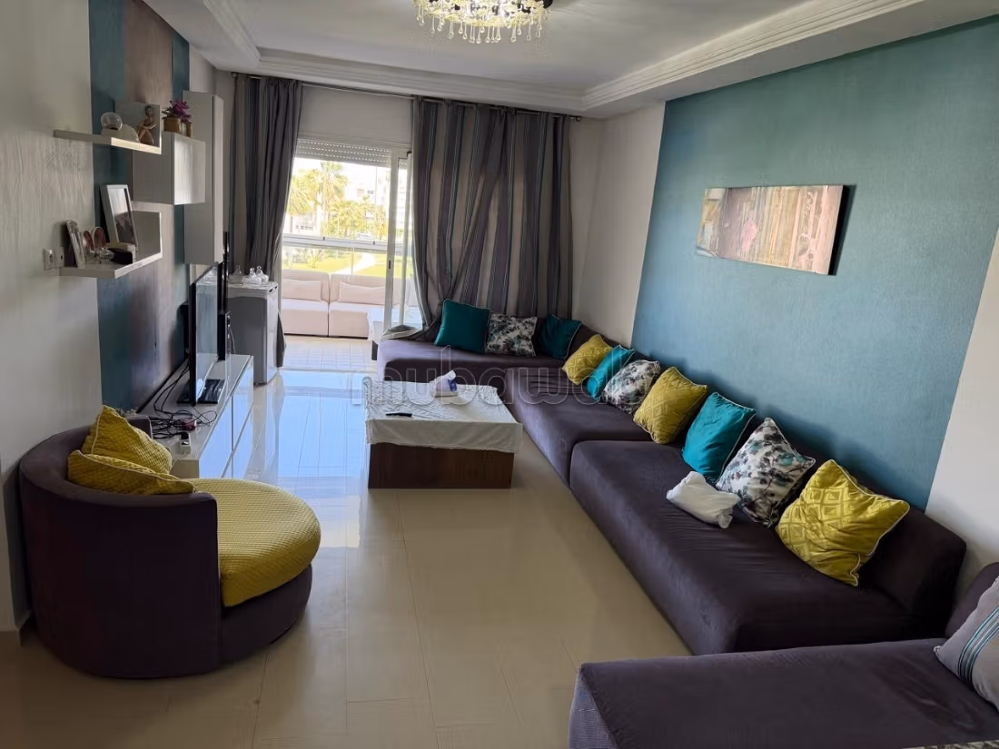 Sell apartment. 2 lovely rooms. Ample storage space