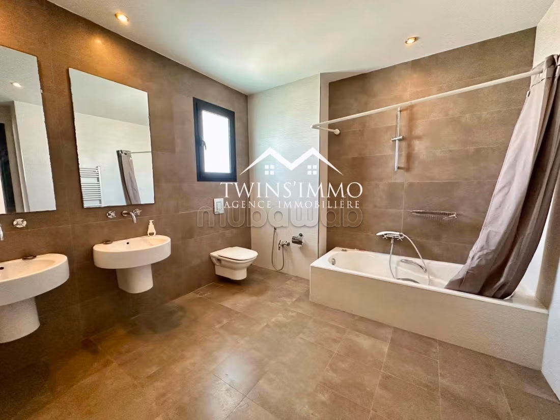 Villa S5 avec piscine à Gammarth Touristique