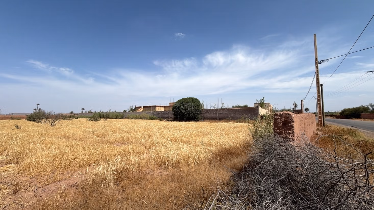 Perceel van 7000 m² getiteld op 20 km van Marrakech