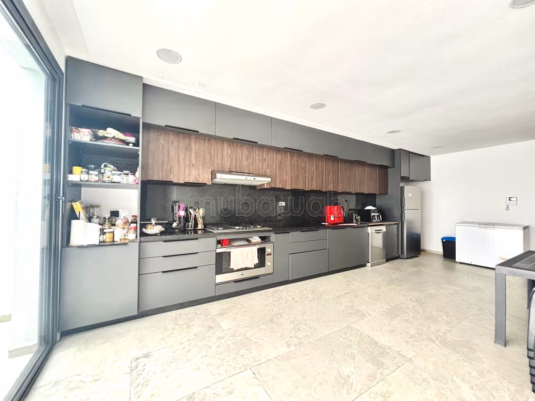 Elegant Architect Villa 4 ch ideally located