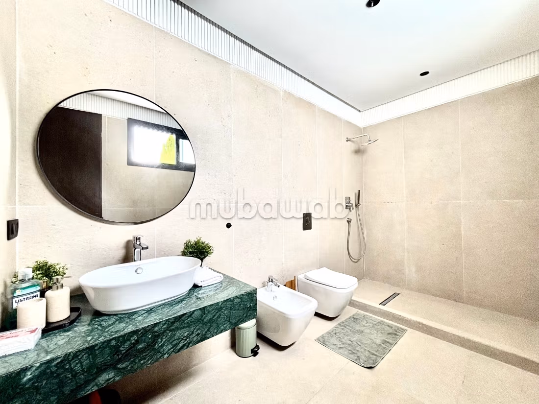 Elegant Architect Villa 4 ch ideally located