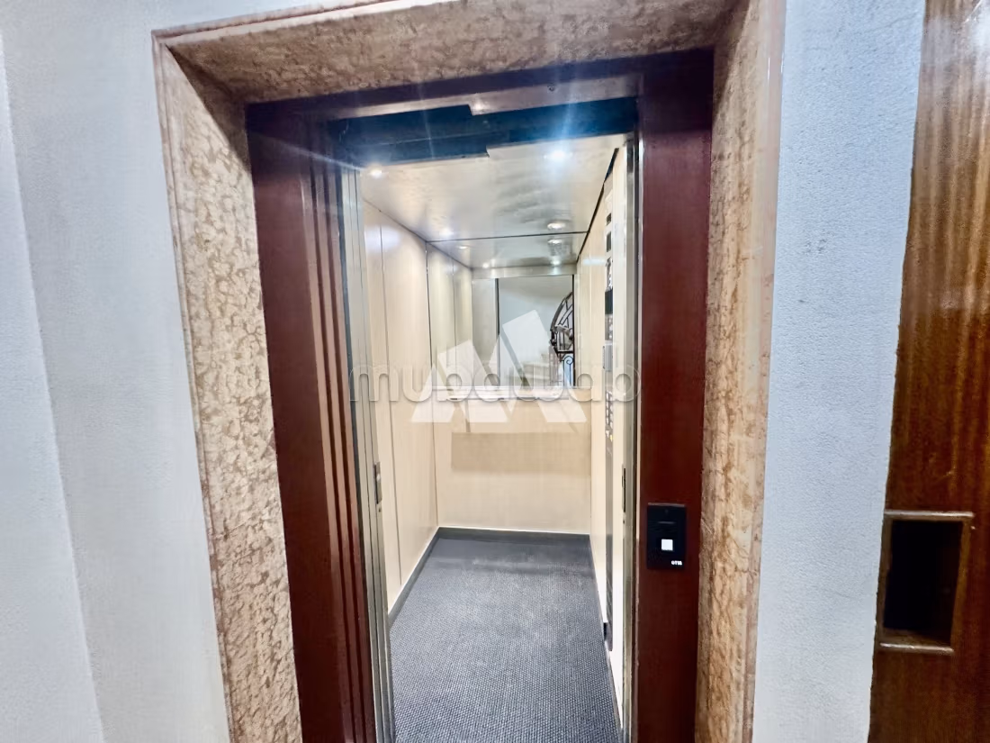 Appartement 3ch ascenseur à vendre 
Racine — 4