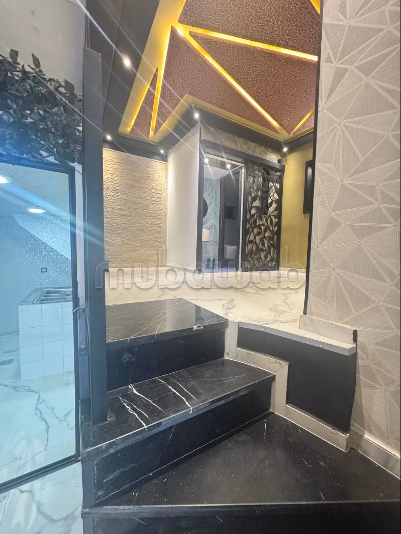 Local commercial à l'achat en Hassan Centre Ville.
Surface totale 57 m².
Résidence sécurisée