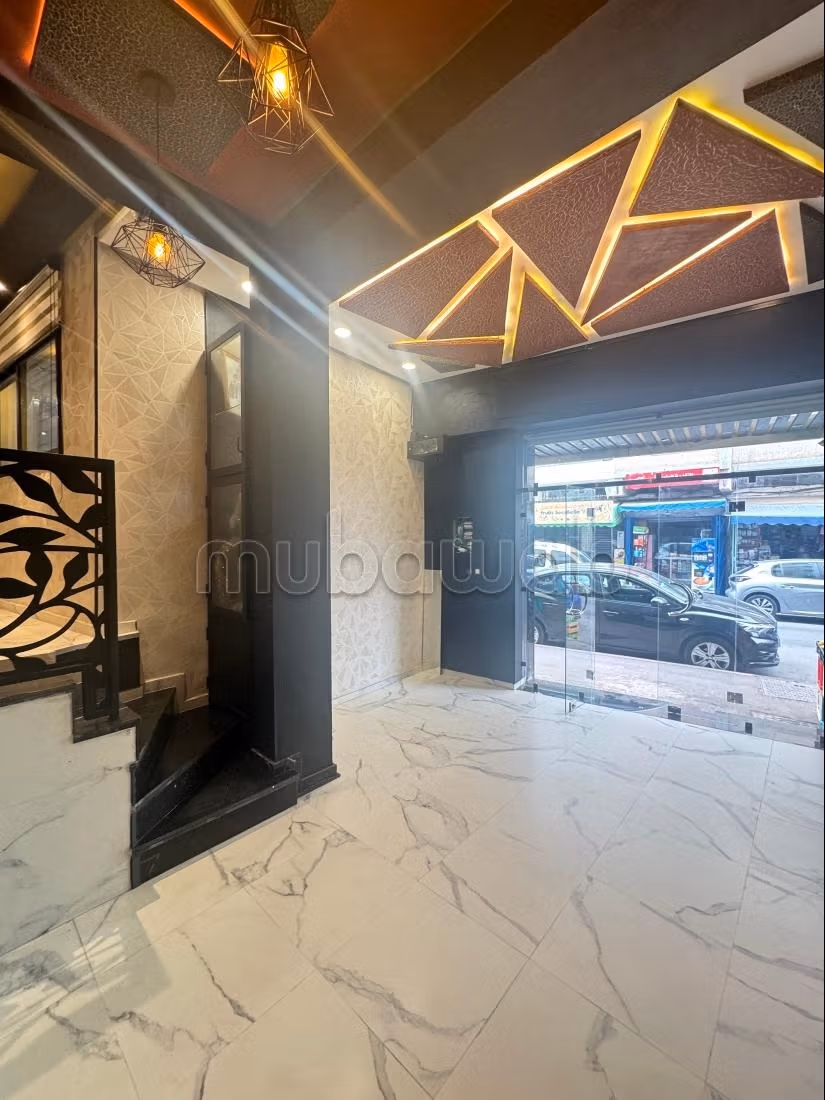 Local commercial à l'achat en Hassan Centre Ville.
Surface totale 57 m².
Résidence sécurisée