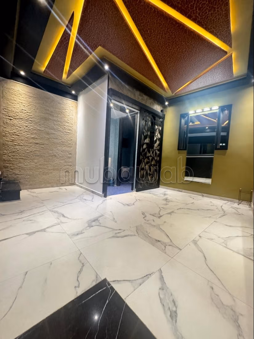 Local commercial à l'achat en Hassan Centre Ville.
Surface totale 57 m².
Résidence sécurisée