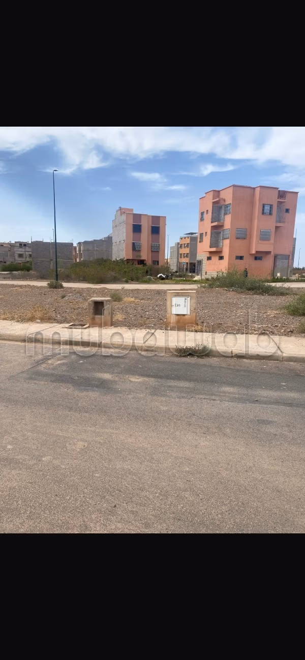 Terreno de mini villas. Superficie total de 144 m²