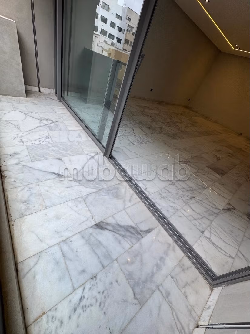 Appartement en vente à Les princesses. Surface totale 185 m². Porte blindée, sécurité — 2