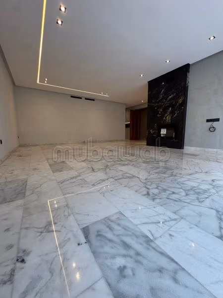 Appartamento in vendita a Les princesses. Superficie totale 185 m². Porta blindata, sicurezza