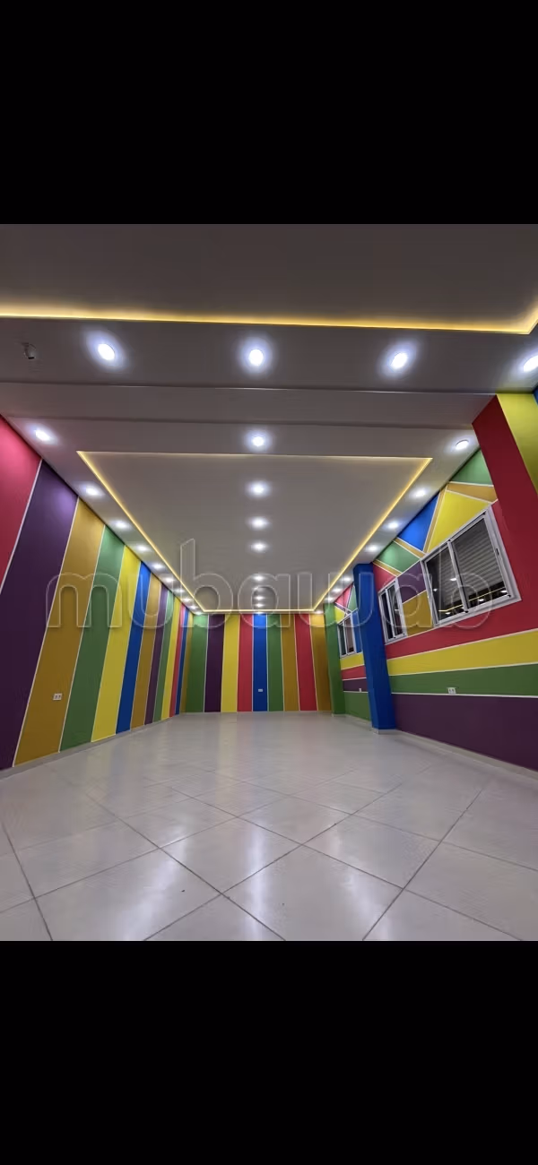 CRÈCHE commercial à vendre à côté de stade IBN BATTOUTA 
MSurface totale 236 m². Porte blindée, sécurité