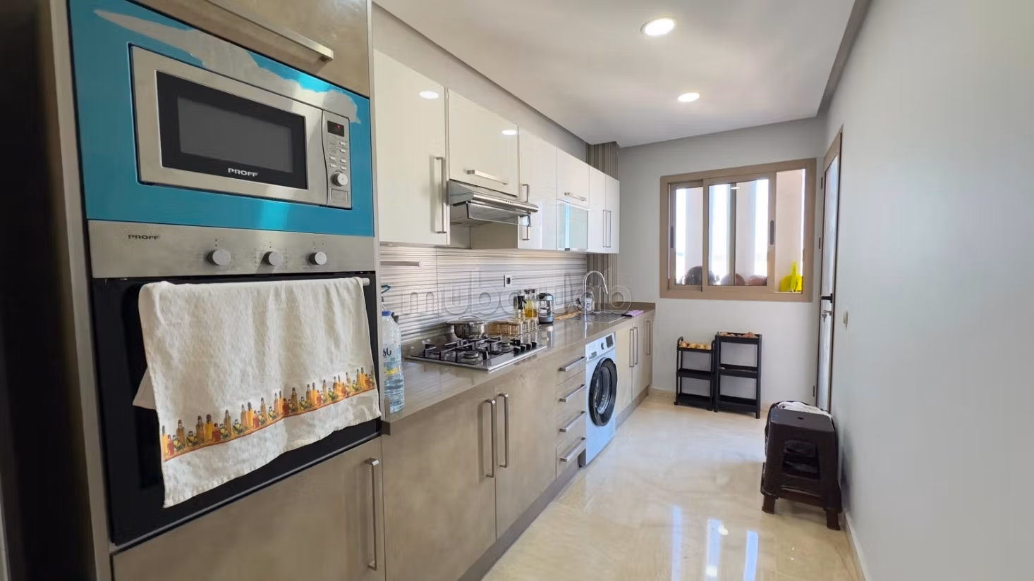 Vend appartement à Plateau Al Batha.
3 grandes pièces — 2