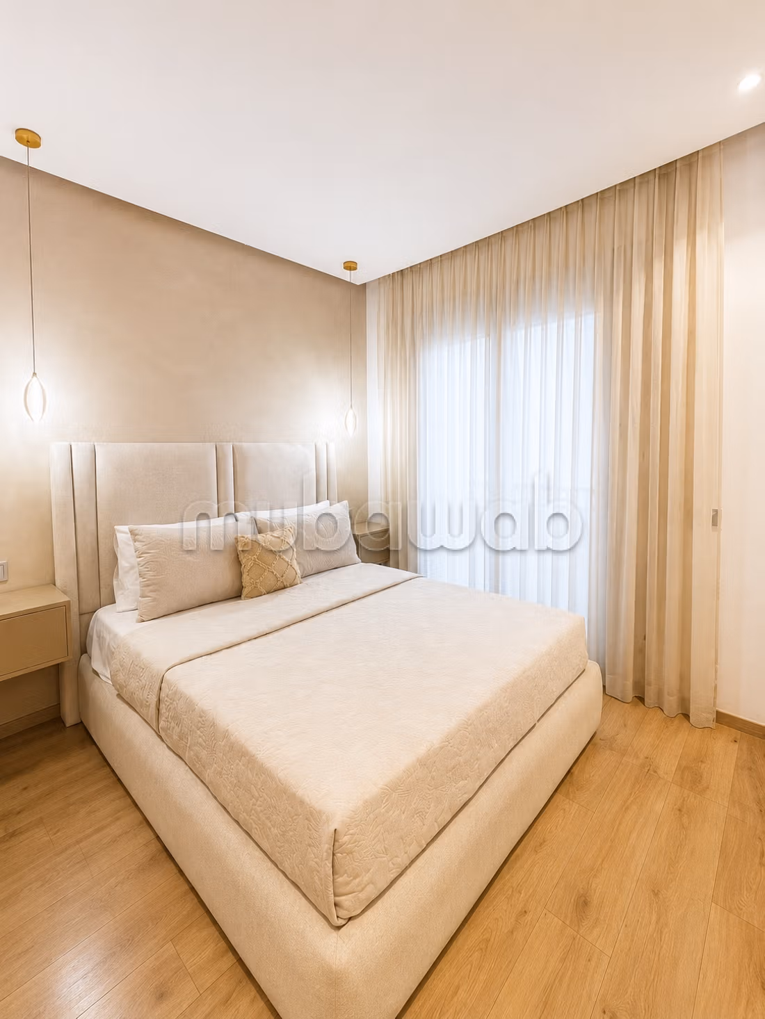 Vacation apartment for rent in Malabata. 5 rooms. Double-glazed windows and central heating