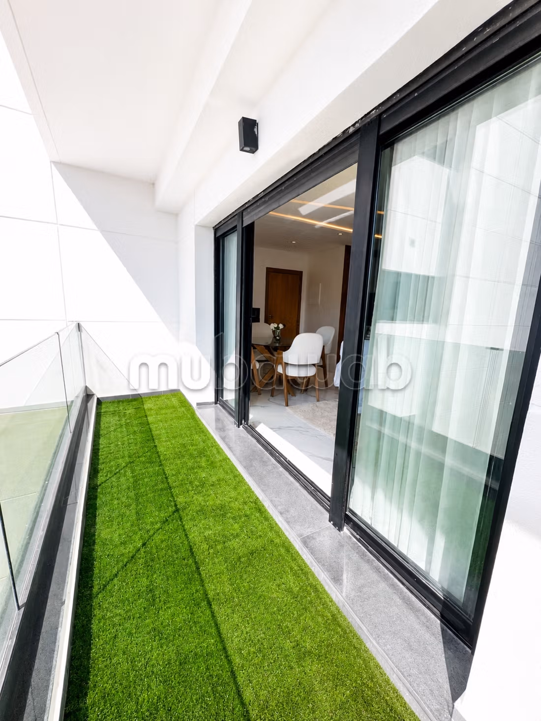 Vacation apartment for rent in Malabata. 5 rooms. Double-glazed windows and central heating