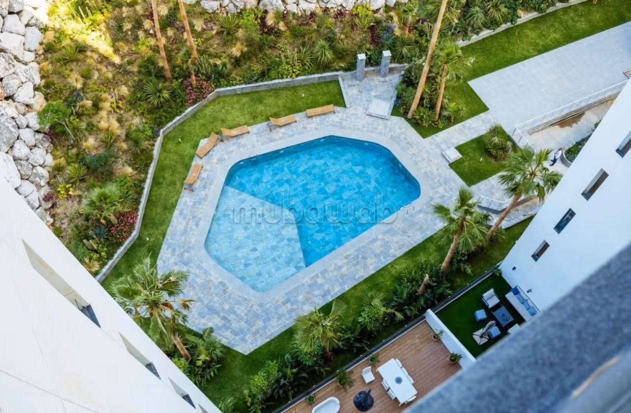 Vacation apartment for rent in Malabata. 5 rooms. Double-glazed windows and central heating