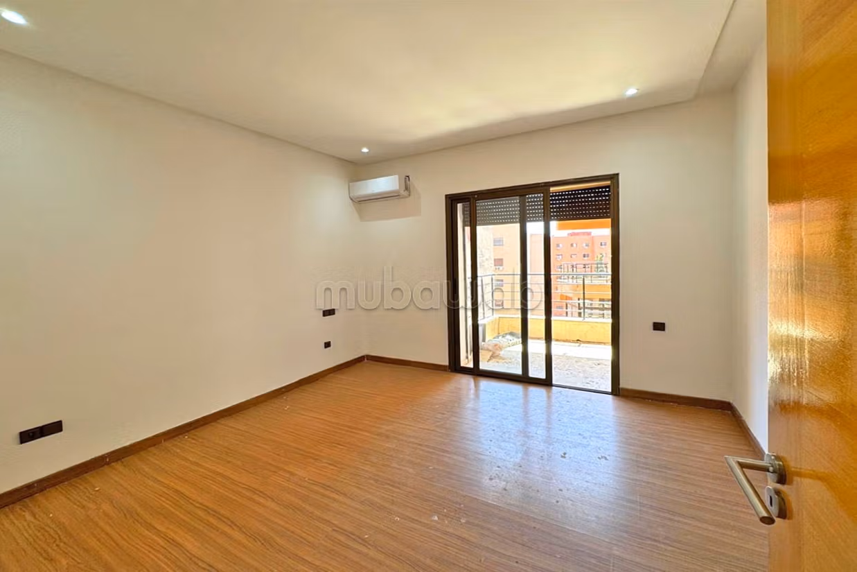 Pied à terre avec terrasse et parking, 5mn de guel — 5