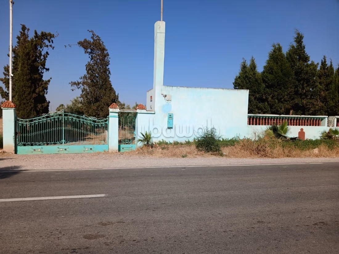 Granja agrícola titulada/equipada en venta