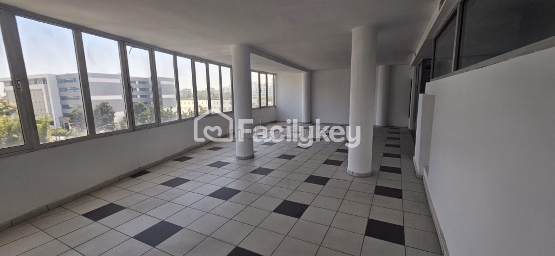 Ufficio di 459 m² a Casablanca