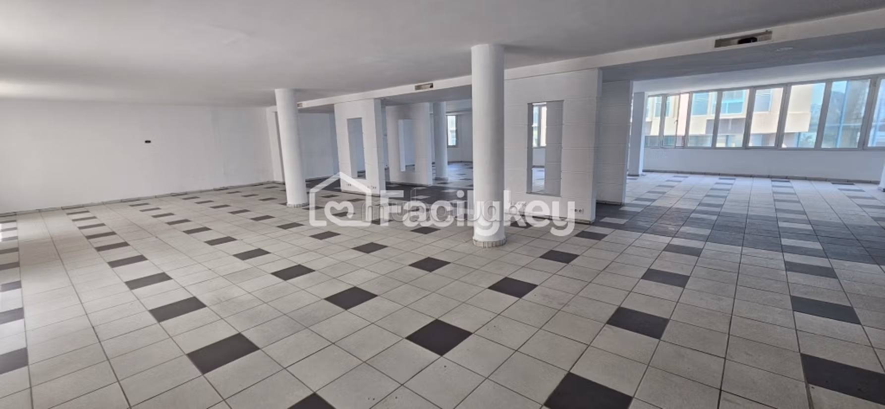 Ufficio di 459 m² a Casablanca