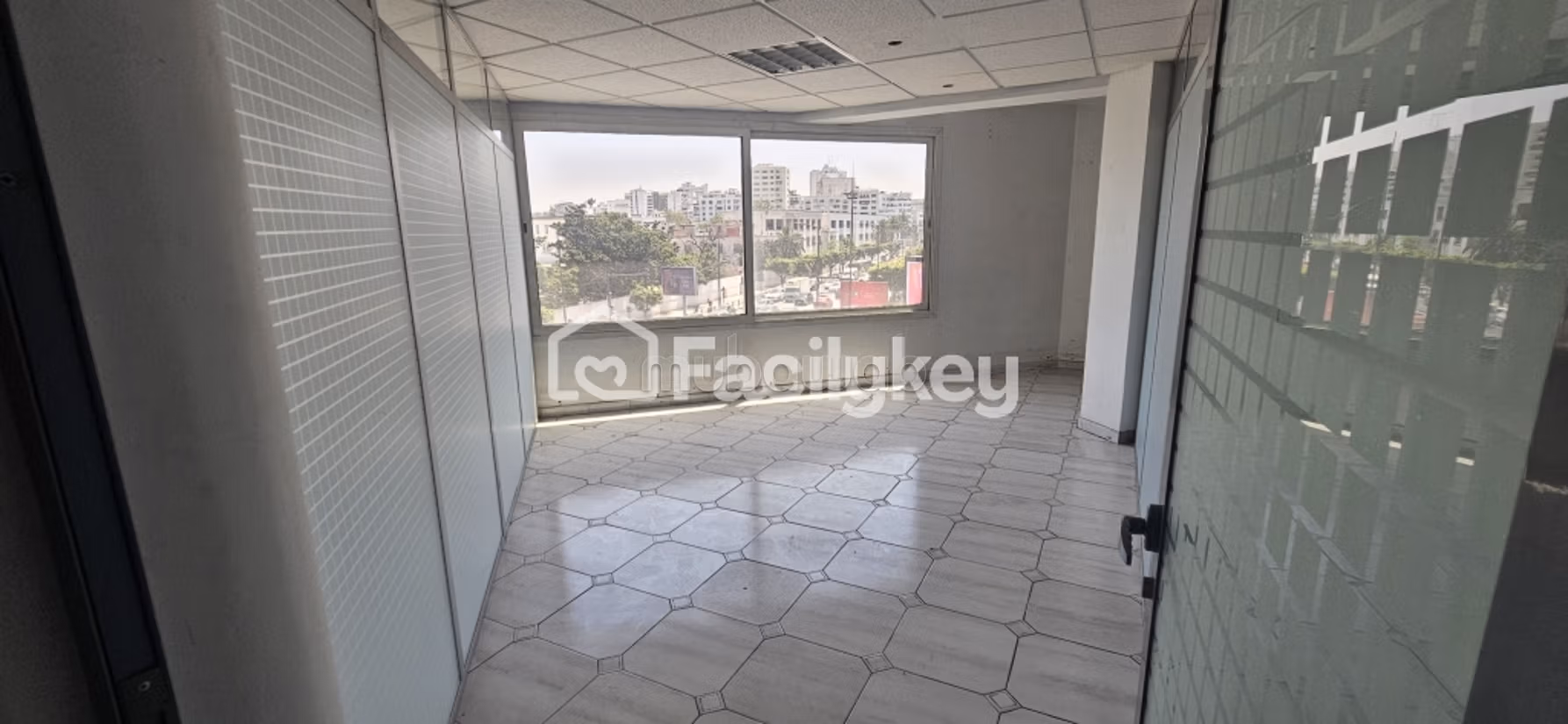 Ufficio di 122 m² a Casablanca