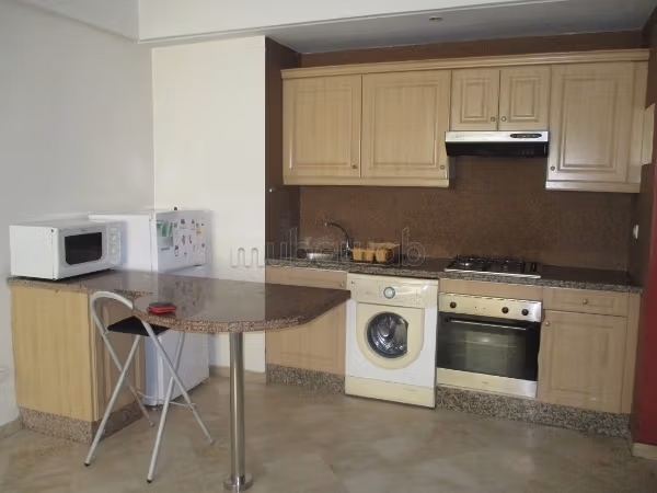 Studio arredato di 50m2 a Mers Sultan a 2 passi dal tram