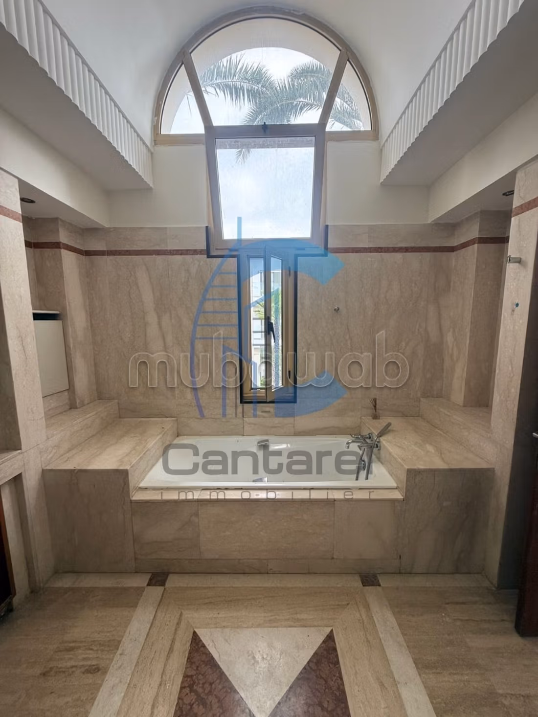 Villa 12 m² à Ain Diab — 18