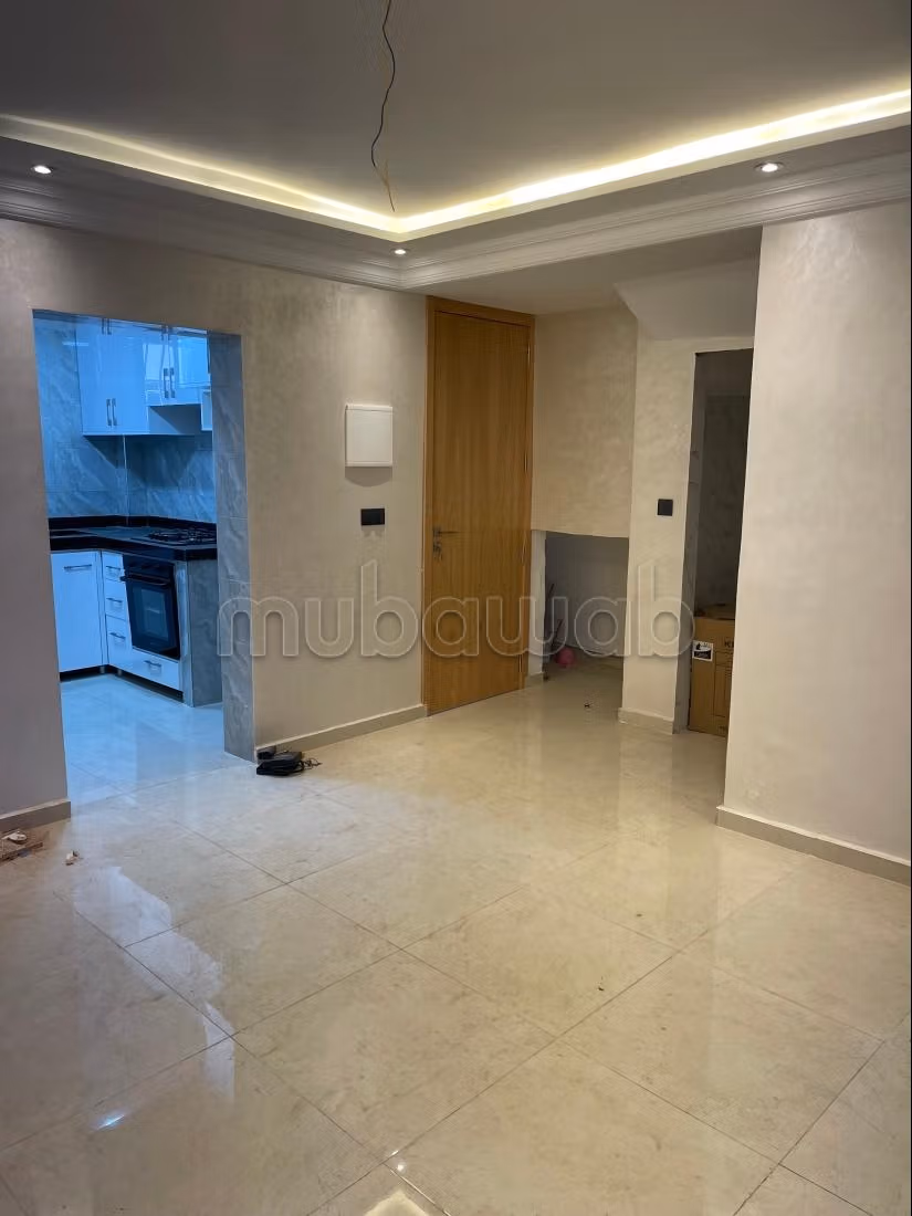 Louez cet appartement à Hay Nahda. 
2 chambres. 
Cuisine bien équipée