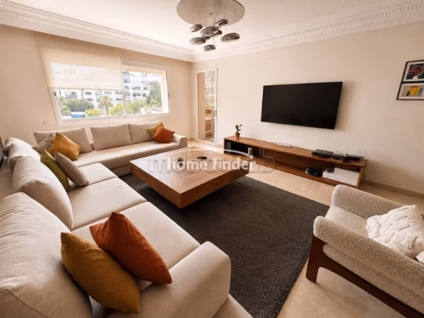 Furnished apartment for rent on Racine 142 m²