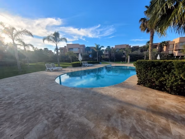 Furnished apartment with garden in Prestigia