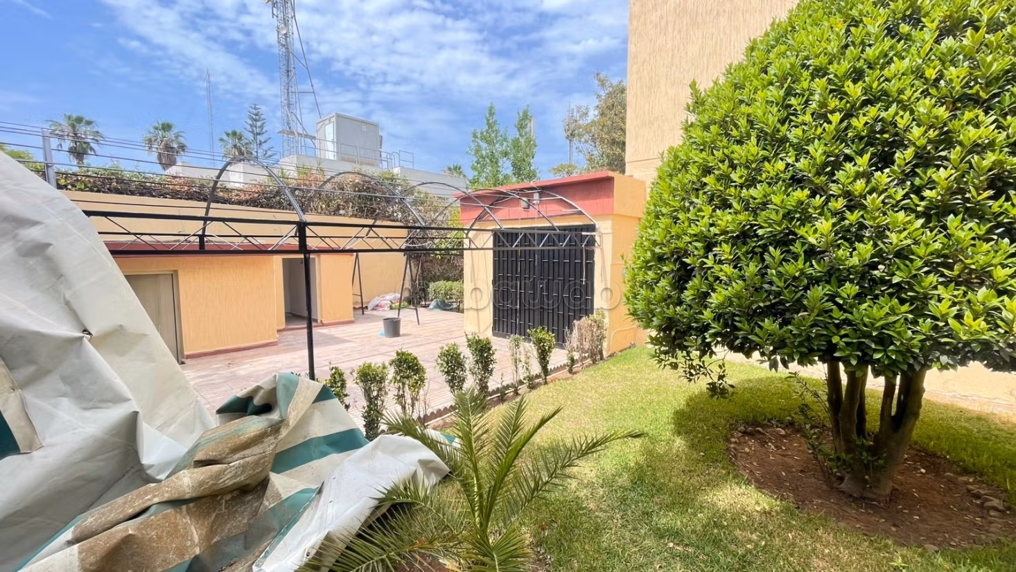 Villa de Prestige à louer à OLM SOUISSI