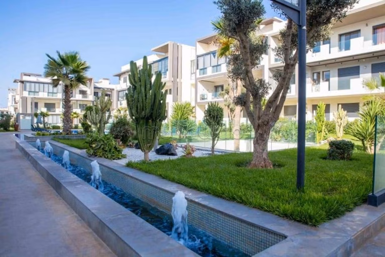 Spacious apartment with pool in Dar Bouazza