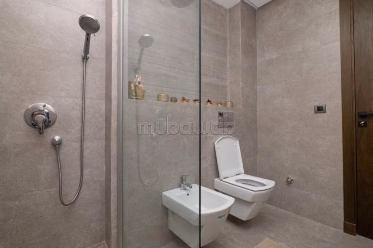 Spacious apartment with pool in Dar Bouazza
