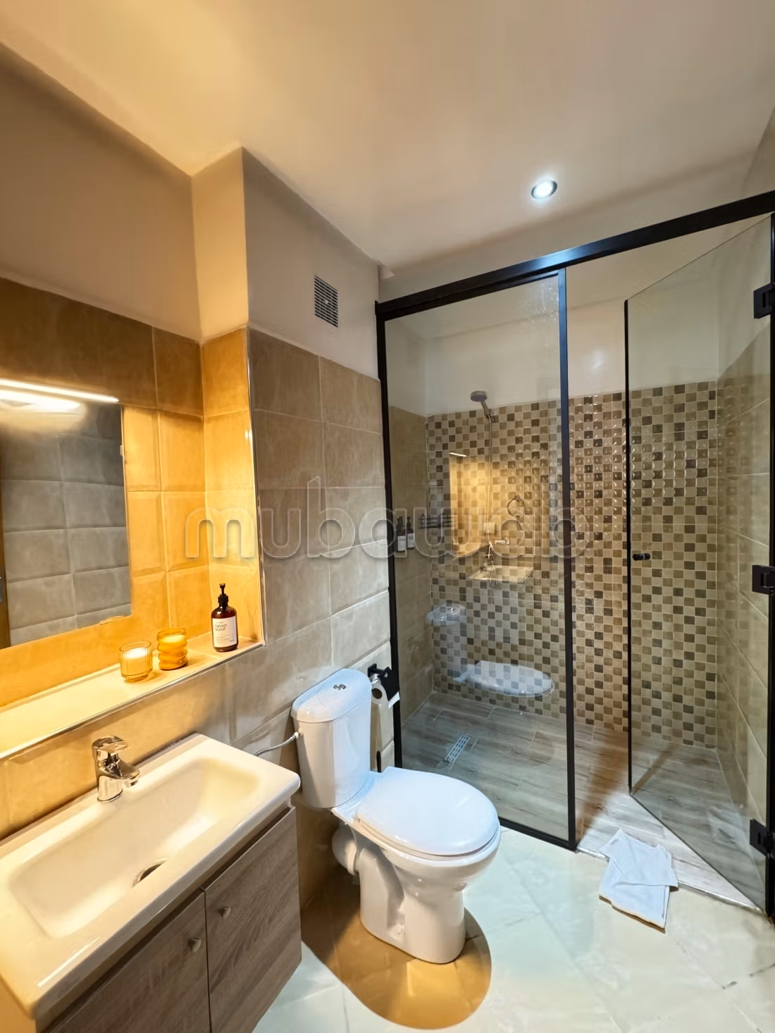 Magnifique appartement en location à Route de l'Ourika.
Superficie 70 m².
Bien meublé — 3